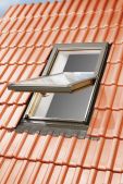 1.OPTILIGHT Bottom Operated Centre Pivot Roof Window_Onlinemerchant.ie_03